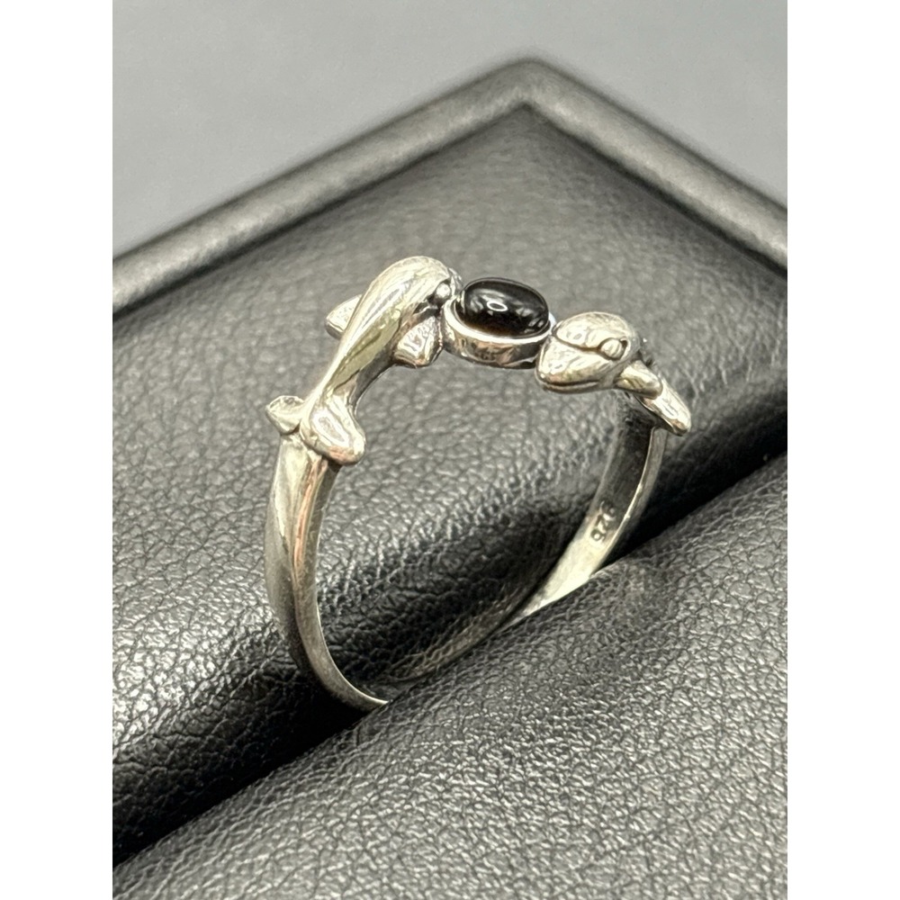 New Condition Sterling Silver Onyx Double Dolphins Ring Size 7 F8